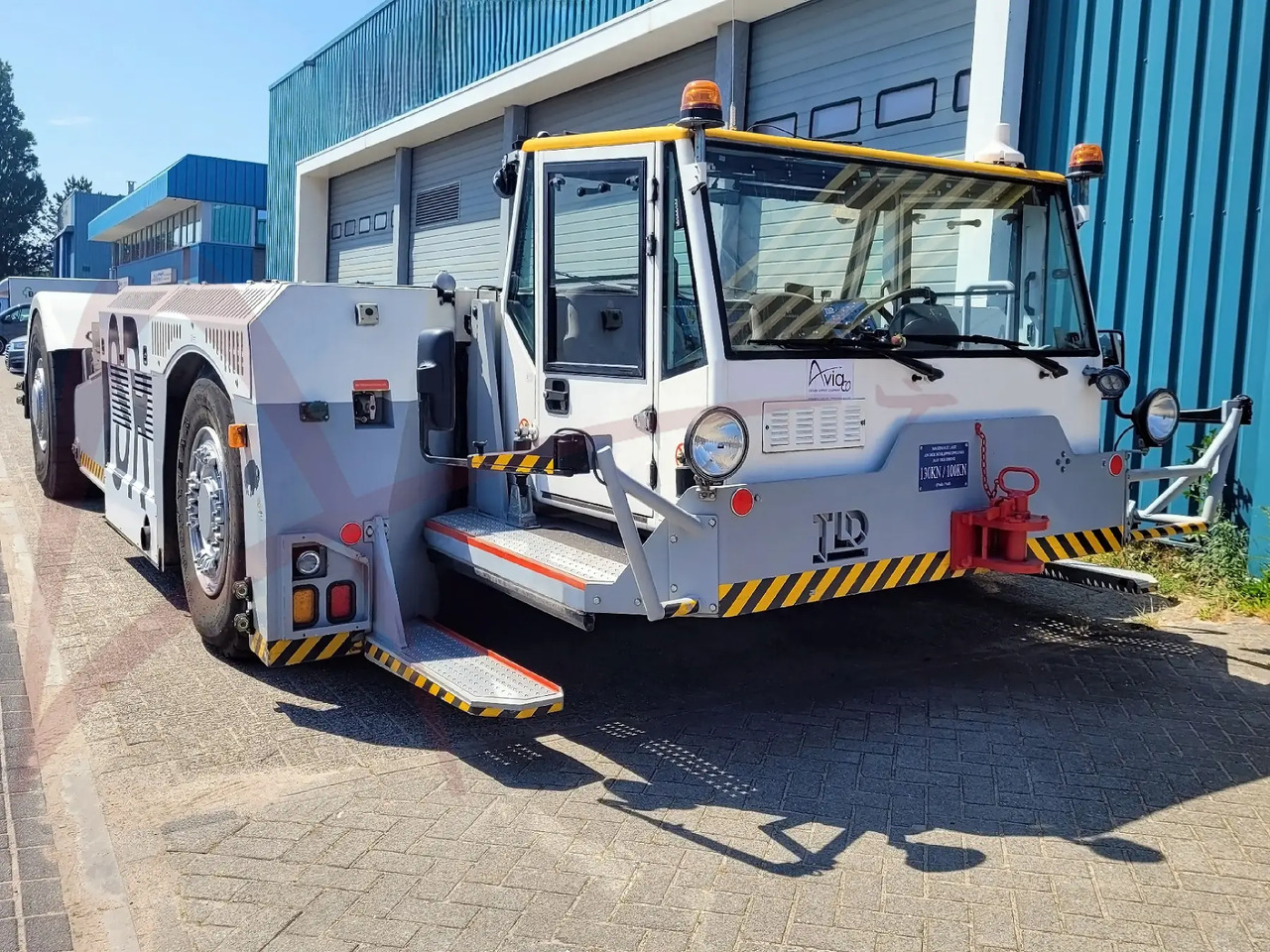 TLD TPX-500-MTS - Влекач на самолети: снимка 1 TLD TPX-500-MTS - Влекач на самолети: снимка 1