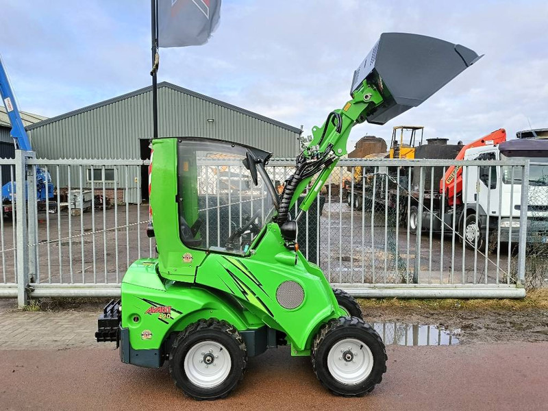 Avant M420 MSDNT mini shovel loader lader 980 kg CE - Мини верижен товарач: снимка 1 Avant M420 MSDNT mini shovel loader lader 980 kg CE - Мини верижен товарач: снимка 1