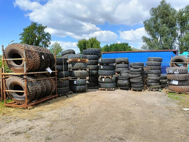 Banden landbouwbanden michelin dunlop 9.5R17.5 + 2 - Гуми и джанти за Строителна техника: снимка 1 Banden landbouwbanden michelin dunlop 9.5R17.5 + 2 - Гуми и джанти за Строителна техника: снимка 1
