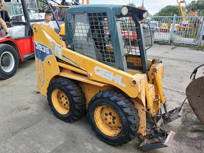 Мини челен товарач Gehl 3935 3840 schranklader loader skid steer bobcat: снимка 7