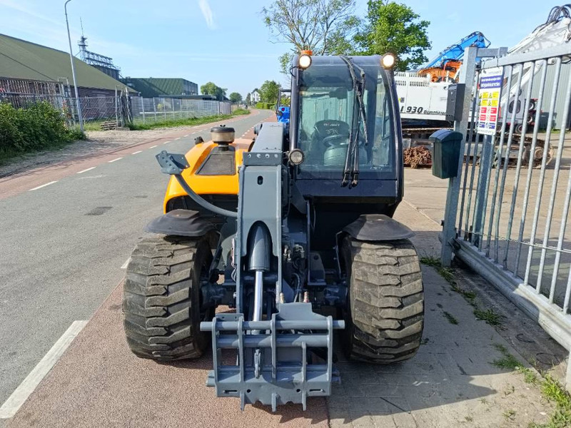 Giant 4548 Tendo verreiker 4,6 m 1,7 ton telehandler CE - Телескопичен товарач: снимка 4 Giant 4548 Tendo verreiker 4,6 m 1,7 ton telehandler CE - Телескопичен товарач: снимка 4