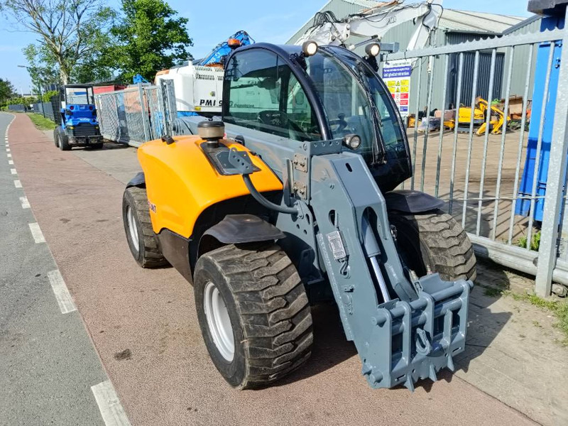 Giant 4548 Tendo verreiker 4,6 m 1,7 ton telehandler CE - Телескопичен товарач: снимка 3 Giant 4548 Tendo verreiker 4,6 m 1,7 ton telehandler CE - Телескопичен товарач: снимка 3