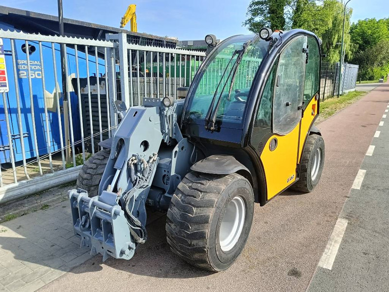 Giant 4548 Tendo verreiker 4,6 m 1,7 ton telehandler CE - Телескопичен товарач: снимка 5 Giant 4548 Tendo verreiker 4,6 m 1,7 ton telehandler CE - Телескопичен товарач: снимка 5