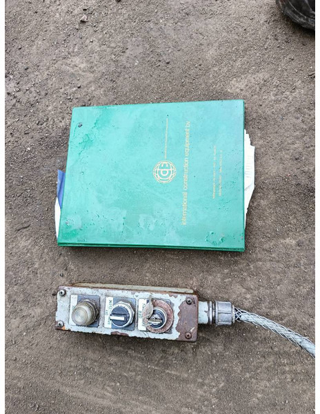Машина за набиване ICE 216 vibro hammer 2,4 ton+ ICE 175 powerpack c: снимка 17