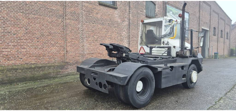 Terberg trt89 4x4 terminal trekker tractor port truck - Терминален влекач: снимка 3 Terberg trt89 4x4 terminal trekker tractor port truck - Терминален влекач: снимка 3