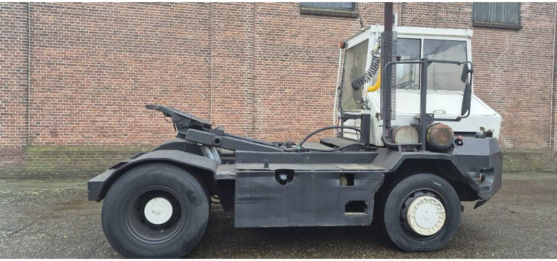 Terberg trt89 4x4 terminal trekker tractor port truck - Терминален влекач: снимка 2 Terberg trt89 4x4 terminal trekker tractor port truck - Терминален влекач: снимка 2