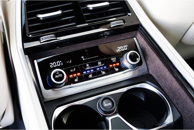 Седан BMW 7 Serie 740Ld xDrive High Executive M-PAKKET/ MASSAGE/ PANO/ DEALER OND/ VOL!: снимка 20