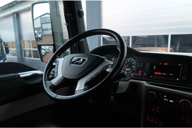 MAN TGX TGX 33.640 6X4 /RETARDER/ HYDRAULIK/ ALCOA'S/ LED/ ETC! - Влекач: снимка 2 MAN TGX TGX 33.640 6X4 /RETARDER/ HYDRAULIK/ ALCOA'S/ LED/ ETC! - Влекач: снимка 2