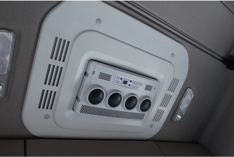 Влекач Scania 540S NGS FULL AIR/ RETARDER/ ALCOA/ LEATHER/ 2X TANK/ PARK AIRCO: снимка 14