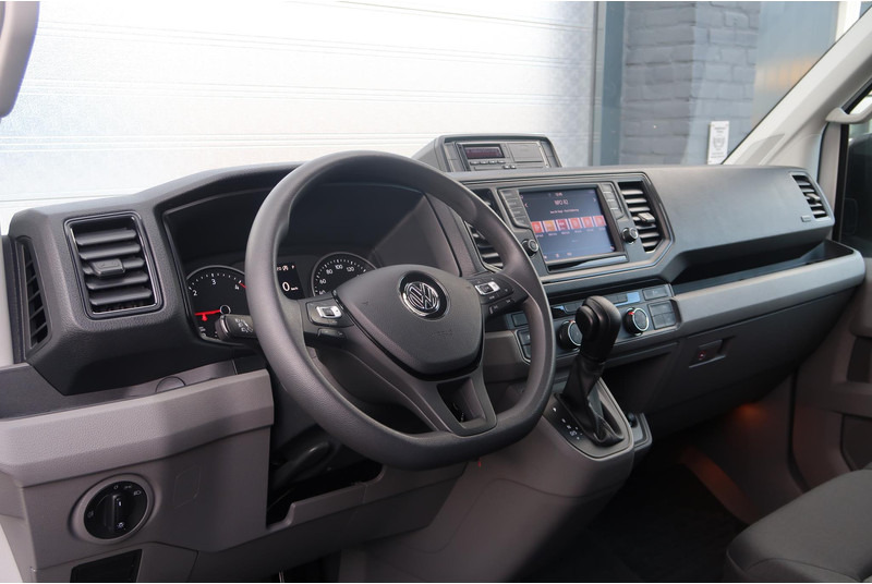 Volkswagen Crafter 50 2.0 TDI DL L3H2 3.5 T/ LED/ CAMERA/ NAVI/ CRUISE/ CLIMA/ DUBBEL LUCHT - Товарен бус: снимка 2 Volkswagen Crafter 50 2.0 TDI DL L3H2 3.5 T/ LED/ CAMERA/ NAVI/ CRUISE/ CLIMA/ DUBBEL LUCHT - Товарен бус: снимка 2
