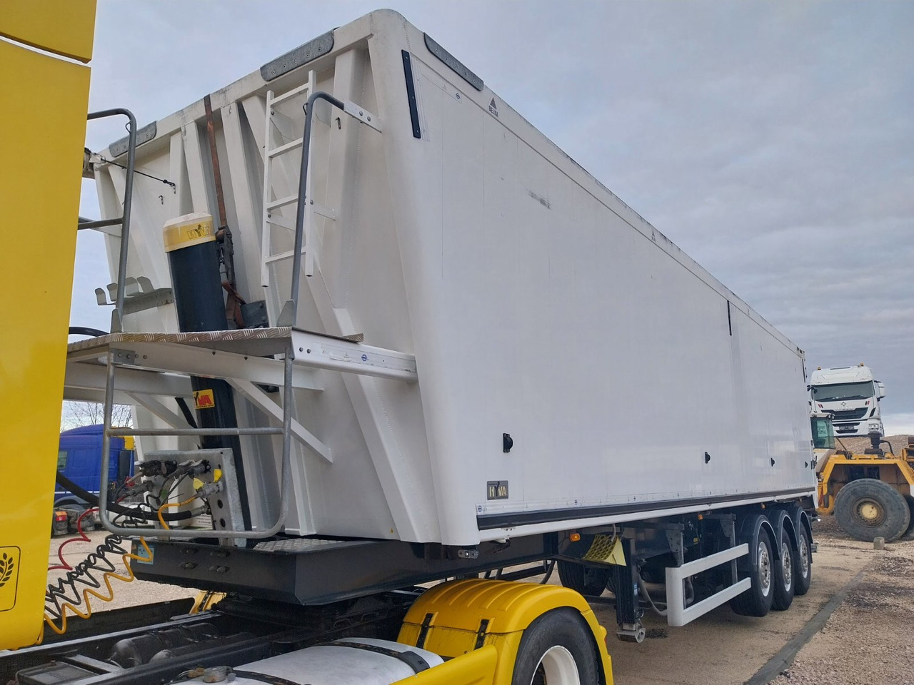 BODEX 55m3 - Самосвал полуремарке: снимка 5 BODEX 55m3 - Самосвал полуремарке: снимка 5