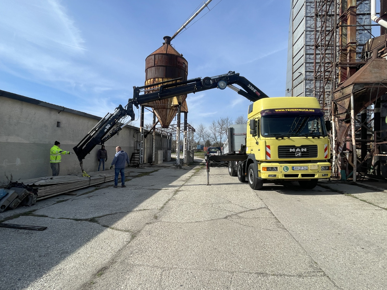 MAN F2000 413 6x2 Manual CRANE Hiab 330+jib 90 21m - Влекач: снимка 2 MAN F2000 413 6x2 Manual CRANE Hiab 330+jib 90 21m - Влекач: снимка 2