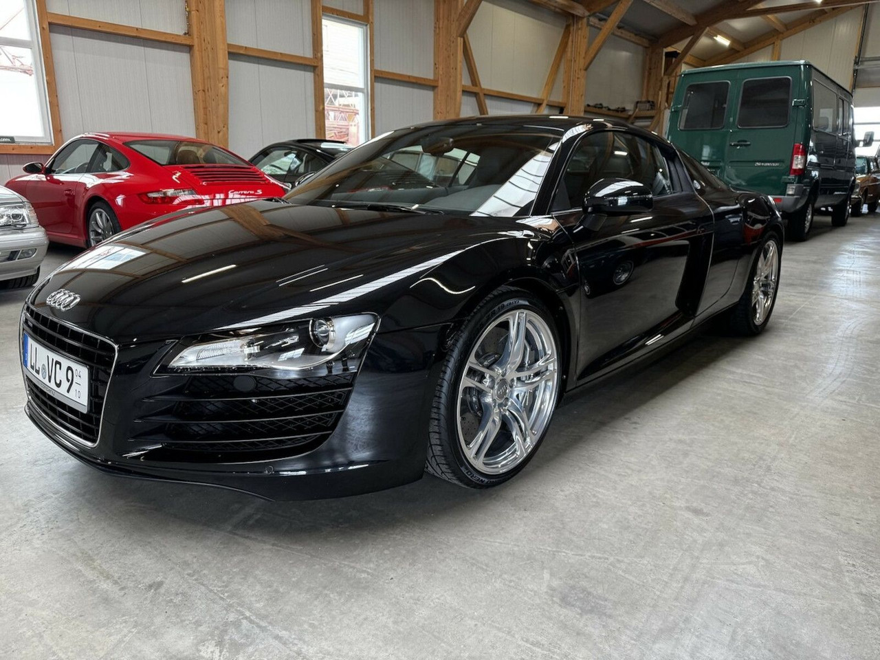 Audi R8 4.2 FSI V8 quattro Coupé - Лек автомобил: снимка 1 Audi R8 4.2 FSI V8 quattro Coupé - Лек автомобил: снимка 1