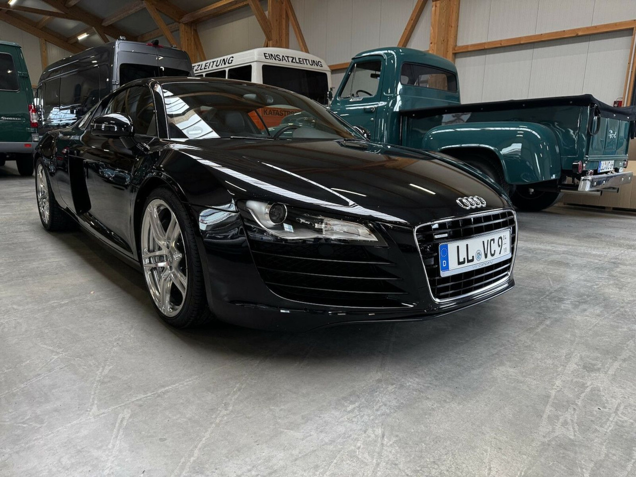 Audi R8 4.2 FSI V8 quattro Coupé - Лек автомобил: снимка 3 Audi R8 4.2 FSI V8 quattro Coupé - Лек автомобил: снимка 3