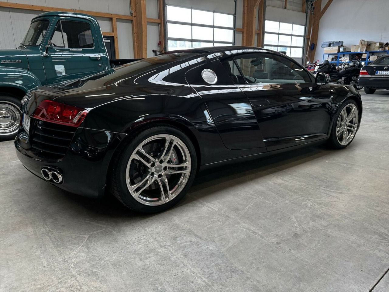 Audi R8 4.2 FSI V8 quattro Coupé - Лек автомобил: снимка 5 Audi R8 4.2 FSI V8 quattro Coupé - Лек автомобил: снимка 5