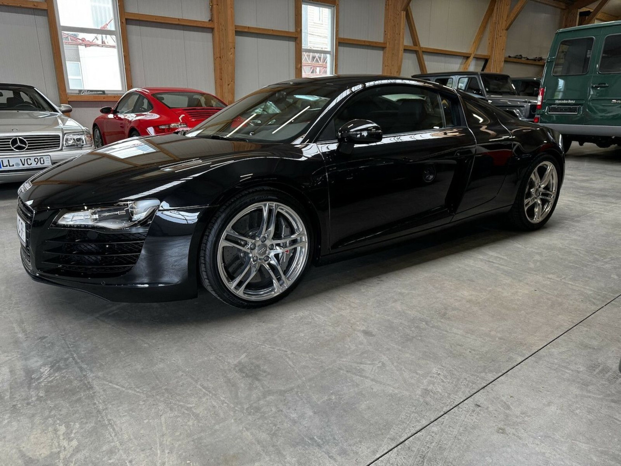 Audi R8 4.2 FSI V8 quattro Coupé - Лек автомобил: снимка 2 Audi R8 4.2 FSI V8 quattro Coupé - Лек автомобил: снимка 2