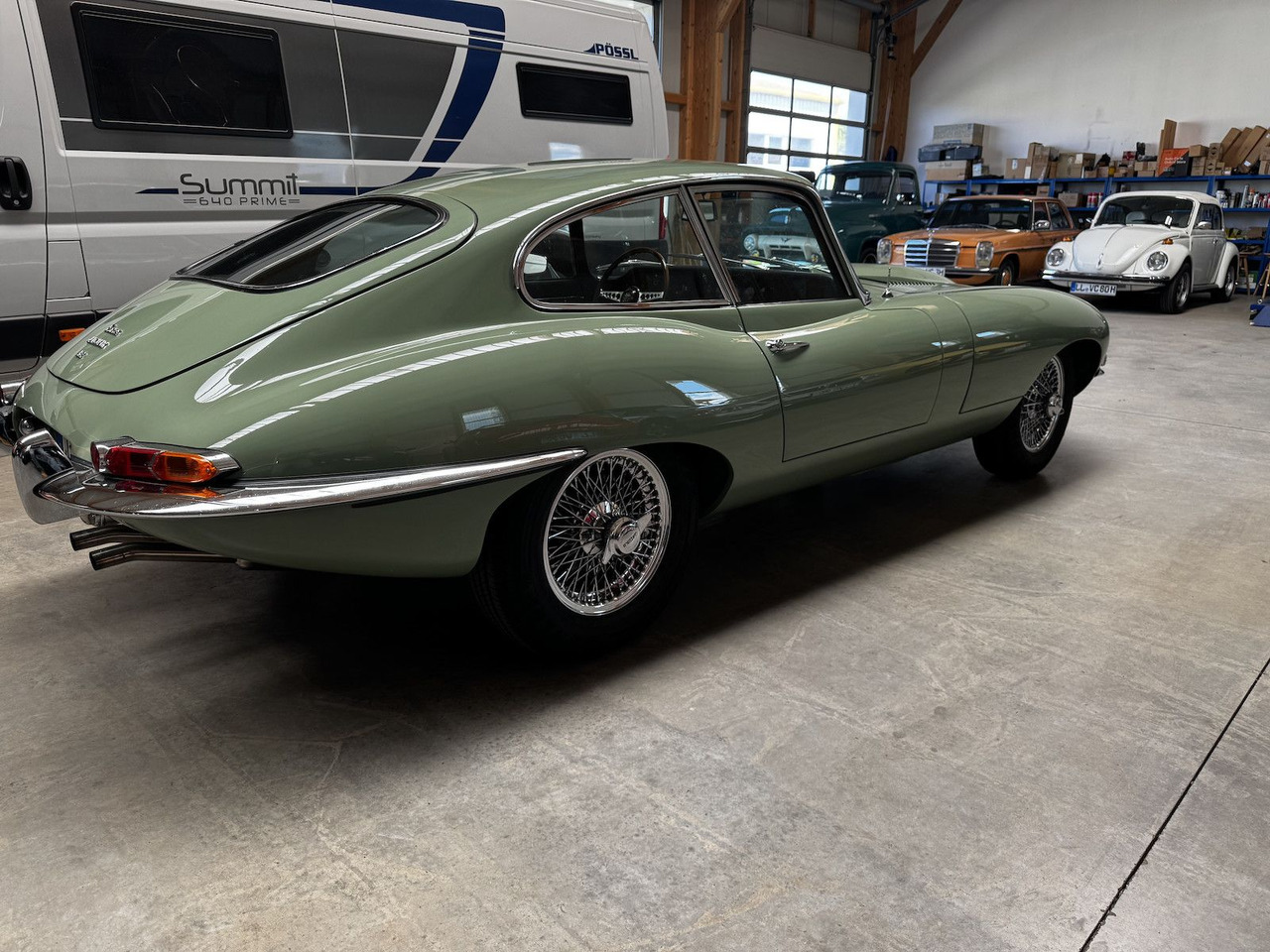 Jaguar E-Type 4.2 Litre Serie 1.5 FHC - Лек автомобил: снимка 5 Jaguar E-Type 4.2 Litre Serie 1.5 FHC - Лек автомобил: снимка 5