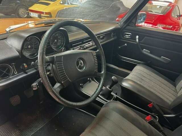 MERCEDES-BENZ 200 D/8 W115 - Седан: снимка 4 MERCEDES-BENZ 200 D/8 W115 - Седан: снимка 4