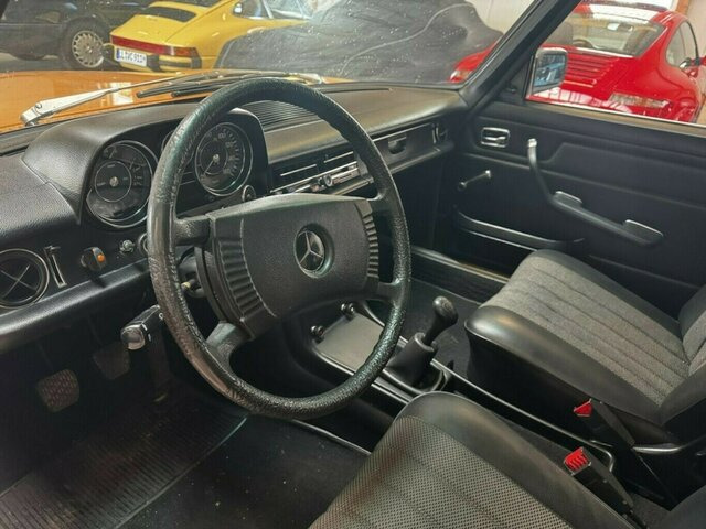 MERCEDES-BENZ 200 D/8 W115... - Седан: снимка 5 MERCEDES-BENZ 200 D/8 W115... - Седан: снимка 5