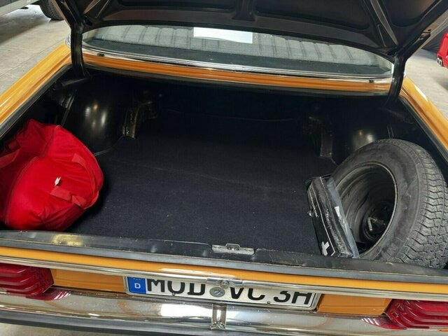 MERCEDES-BENZ 200 D/8 W115... - Седан: снимка 2 MERCEDES-BENZ 200 D/8 W115... - Седан: снимка 2