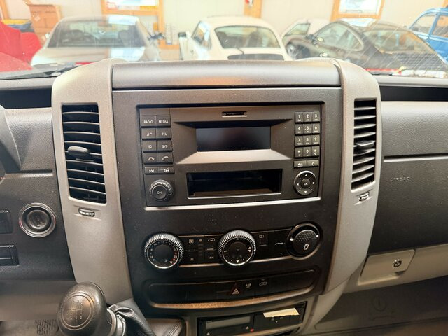 MERCEDES-BENZ Sprinter 316 CDI Pritsche 4x4 Allrad Plane... - Бордови бус: снимка 5 MERCEDES-BENZ Sprinter 316 CDI Pritsche 4x4 Allrad Plane... - Бордови бус: снимка 5