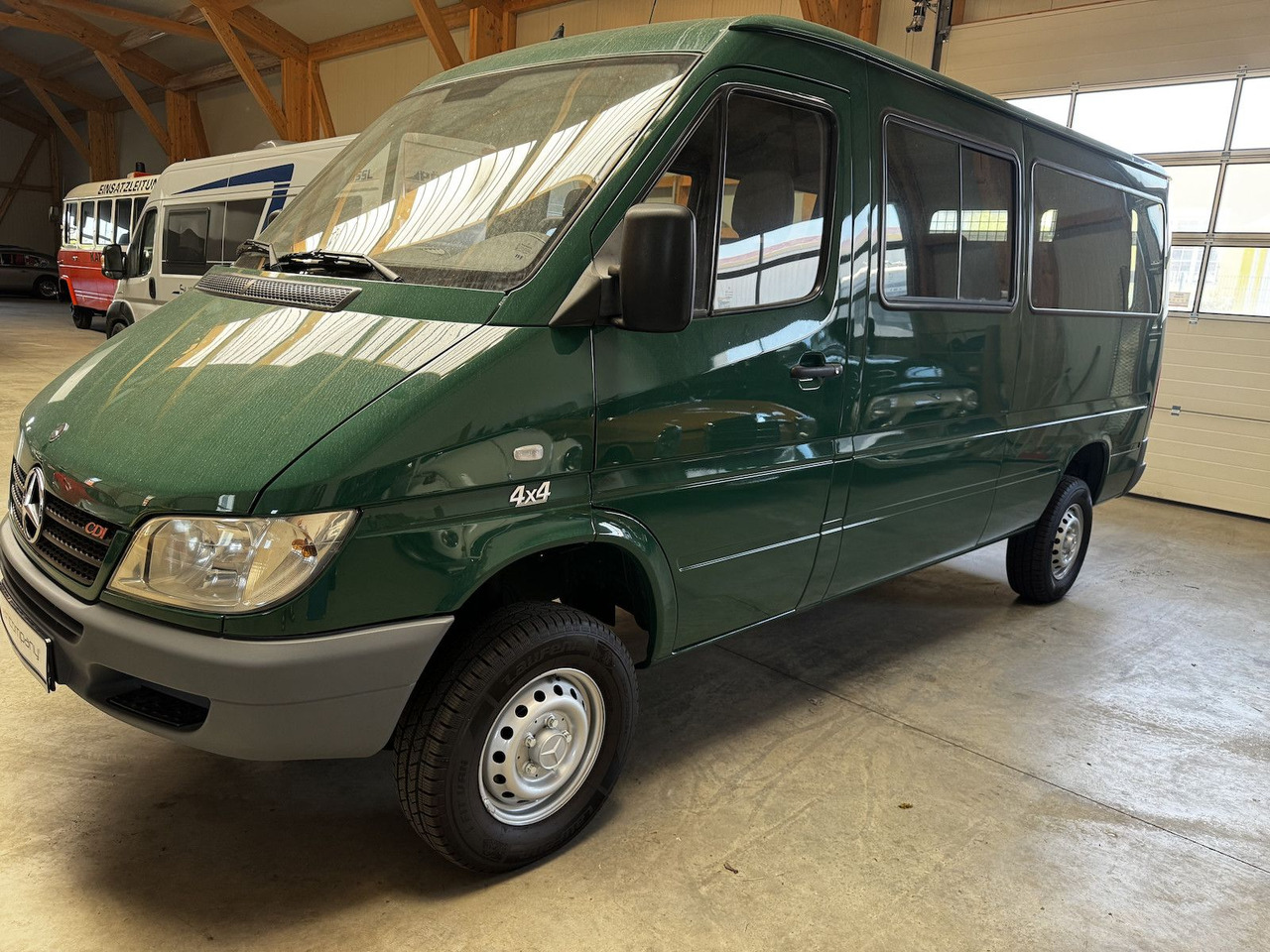 Mercedes-Benz Sprinter 313 CDI 4x4 Allrad Untersetzung Sperre - Пътнически бус: снимка 3 Mercedes-Benz Sprinter 313 CDI 4x4 Allrad Untersetzung Sperre - Пътнически бус: снимка 3