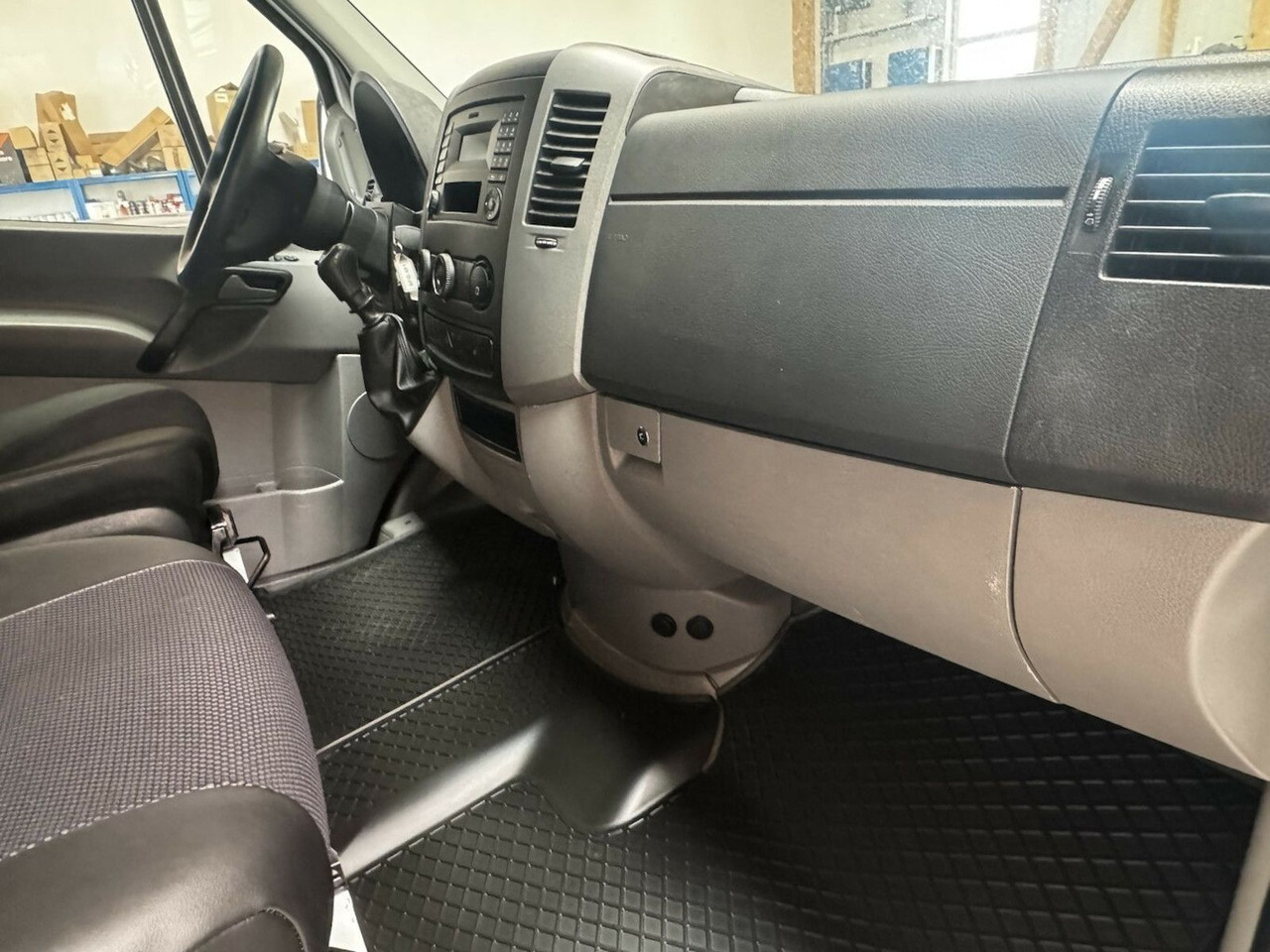 Лизинг на  Mercedes-Benz Sprinter 319 CDI 4x4 3.0 V6 Untersetzung 1a! Mercedes-Benz Sprinter 319 CDI 4x4 3.0 V6 Untersetzung 1a!: снимка 21