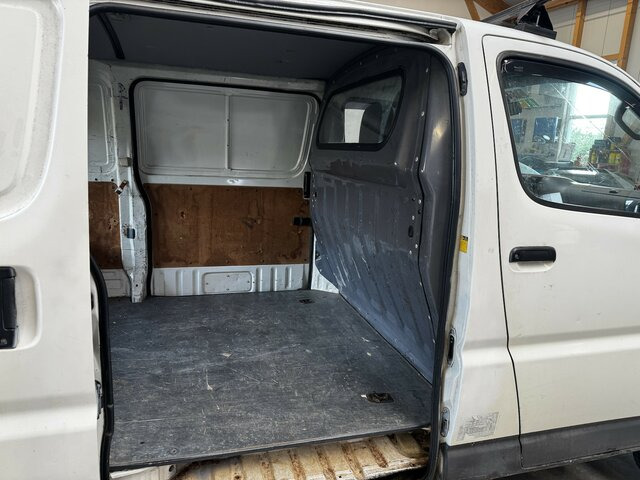 TOYOTA Hiace 2.5TD Kasten lang 4WD 4x4 - Лек автомобил: снимка 5 TOYOTA Hiace 2.5TD Kasten lang 4WD 4x4 - Лек автомобил: снимка 5