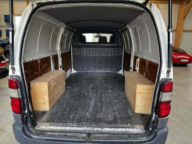 TOYOTA Hiace 2.5TD Kasten lang 4WD 4x4 - Лек автомобил: снимка 4 TOYOTA Hiace 2.5TD Kasten lang 4WD 4x4 - Лек автомобил: снимка 4