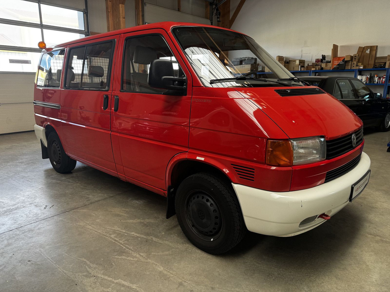Volkswagen T4 2.5 TDI Syncro 4x4 7-Sitzer 1. Hand! - Пътнически бус: снимка 4 Volkswagen T4 2.5 TDI Syncro 4x4 7-Sitzer 1. Hand! - Пътнически бус: снимка 4