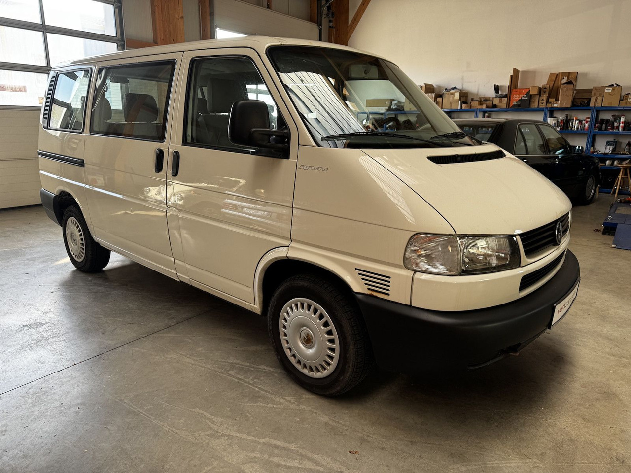 Volkswagen T4 Caravelle 2.5 TDI Syncro Sperre 1. Hand! - Комби: снимка 4 Volkswagen T4 Caravelle 2.5 TDI Syncro Sperre 1. Hand! - Комби: снимка 4