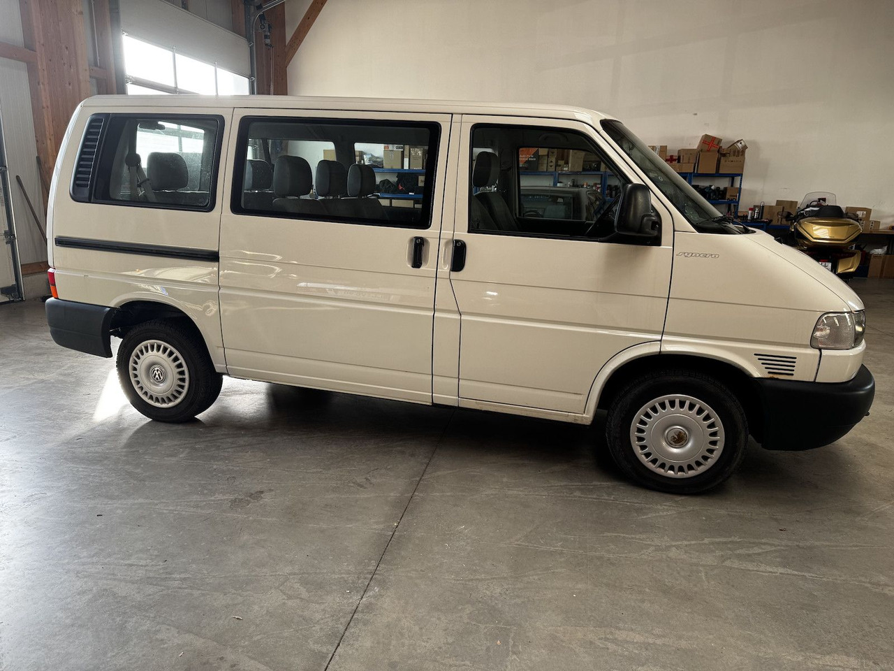 Volkswagen T4 Caravelle 2.5 TDI Syncro Sperre 1. Hand! - Комби: снимка 5 Volkswagen T4 Caravelle 2.5 TDI Syncro Sperre 1. Hand! - Комби: снимка 5