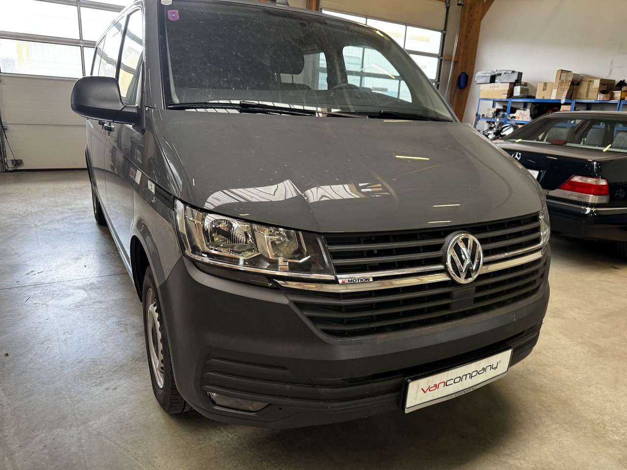 Volkswagen T6.1 lang 5-Sitzer 2.0 TDI 4Motion - Лек автомобил: снимка 3 Volkswagen T6.1 lang 5-Sitzer 2.0 TDI 4Motion - Лек автомобил: снимка 3