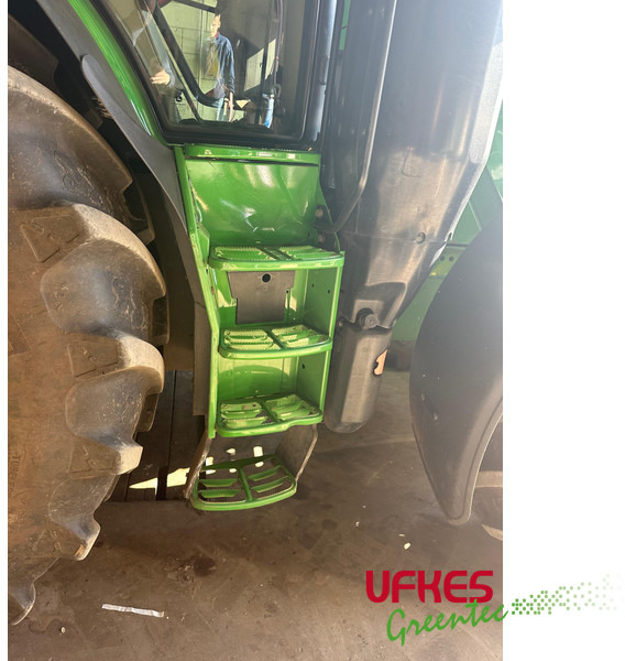 John Deere 6215 R - Трактор: снимка 4 John Deere 6215 R - Трактор: снимка 4
