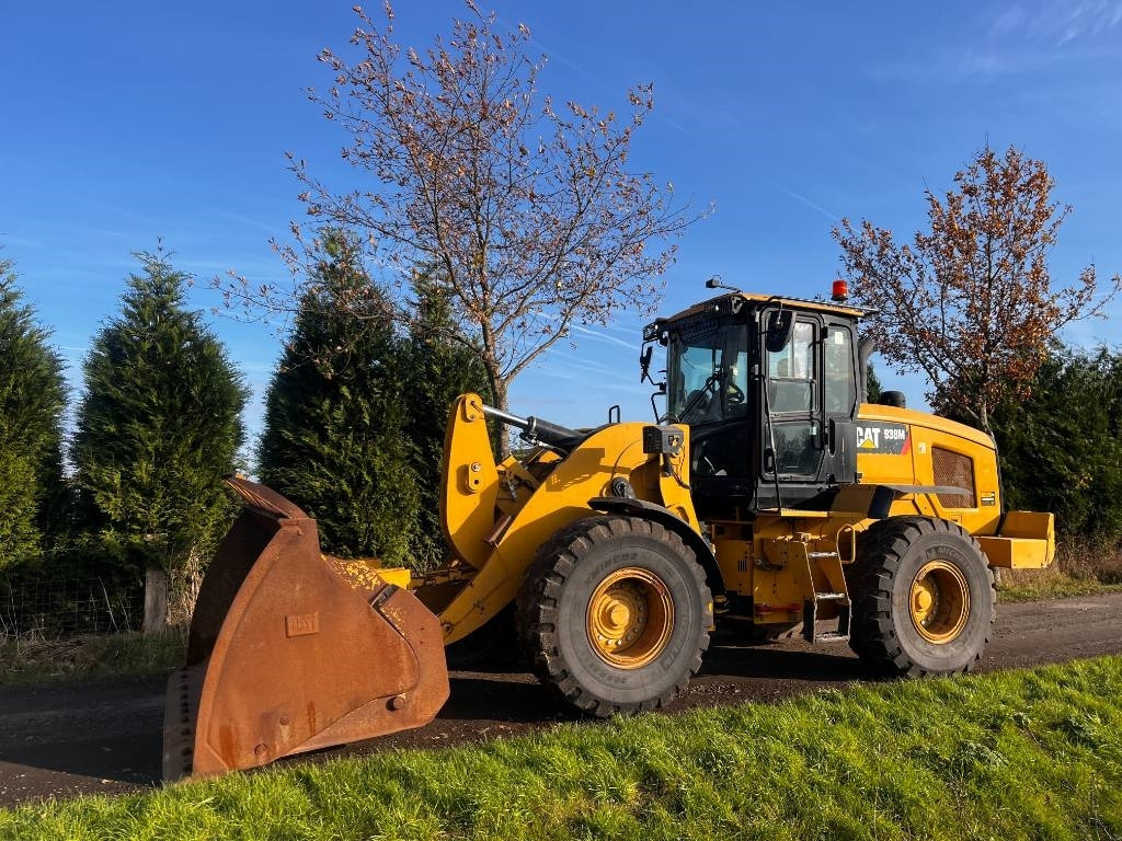 CAT 938M - Колесен товарач: снимка 2 CAT 938M - Колесен товарач: снимка 2