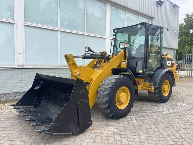 Cat 906 M    2018 - Колесен товарач: снимка 1 Cat 906 M    2018 - Колесен товарач: снимка 1