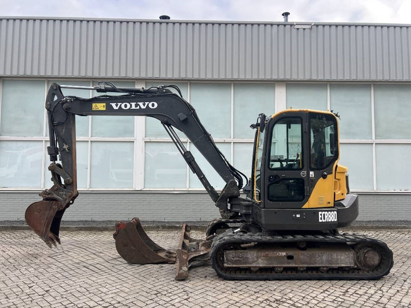 Volvo ECR 88 D 2016 - Мини багер: снимка 2 Volvo ECR 88 D 2016 - Мини багер: снимка 2