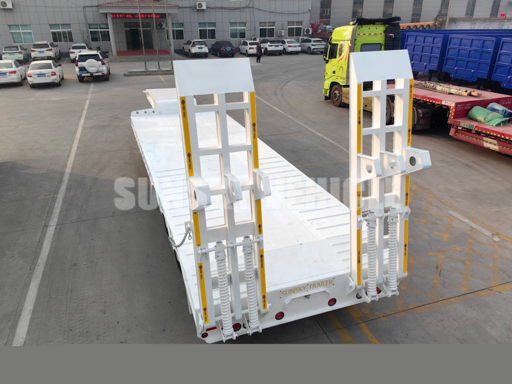 SUNSKY 3 Axle 40 Tons gooseneck lowbed trailer - Нискорамна площадка полуремарке: снимка 4 SUNSKY 3 Axle 40 Tons gooseneck lowbed trailer - Нискорамна площадка полуремарке: снимка 4