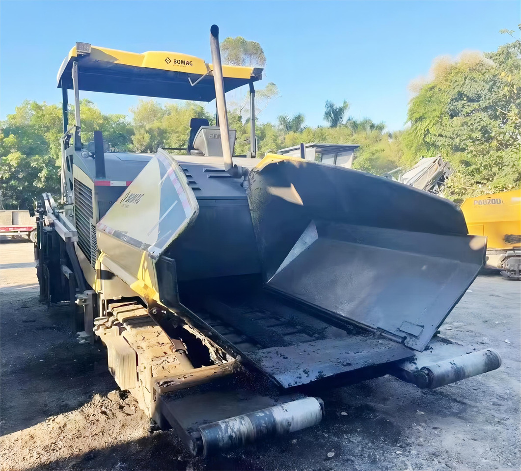 BOMAG BF800C Asphalt Paver Machine Used Asphalt Paver - Асфалтополагач: снимка 2 BOMAG BF800C Asphalt Paver Machine Used Asphalt Paver - Асфалтополагач: снимка 2