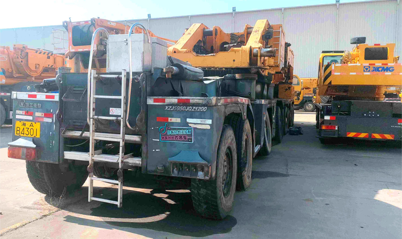 XCMG 1200ton QAY1200 used hydraulic all terrain crane - Кран за всякакви терени: снимка 4 XCMG 1200ton QAY1200 used hydraulic all terrain crane - Кран за всякакви терени: снимка 4