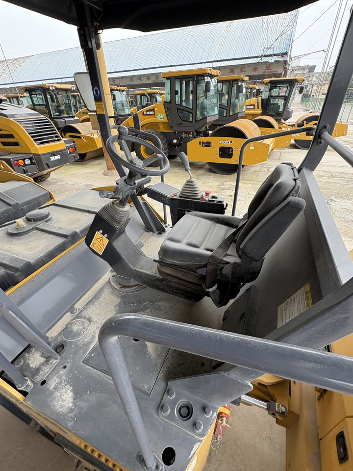 XCMG 8 ton 2Y103 double drum used vibratory road roller compactor 2022 - Пътен валяк: снимка 2 XCMG 8 ton 2Y103 double drum used vibratory road roller compactor 2022 - Пътен валяк: снимка 2