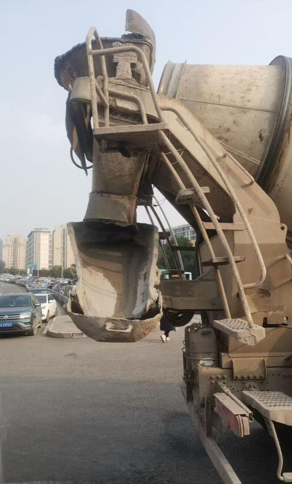 XCMG Factory Concrete Truck Mixer Drum 12m³ G4804B Concrete Machinery Mobile cConcrete Mixer Truck - Бетоновоз: снимка 5 XCMG Factory Concrete Truck Mixer Drum 12m³ G4804B Concrete Machinery Mobile cConcrete Mixer Truck - Бетоновоз: снимка 5