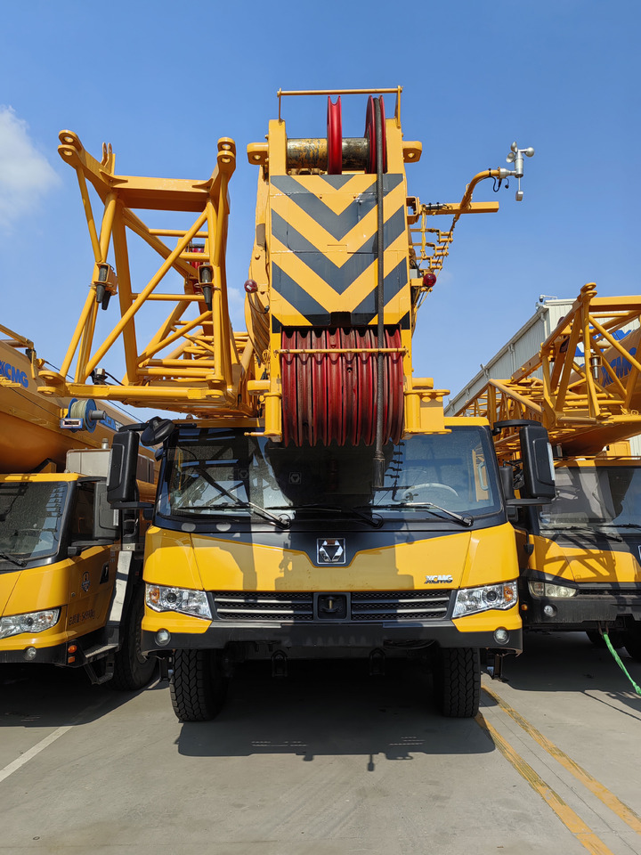 XCMG Factory Second Hand Mobile Truck Crane QAY200 200 Ton All Terrain Cranes In Good Condition - Кран за всякакви терени: снимка 4 XCMG Factory Second Hand Mobile Truck Crane QAY200 200 Ton All Terrain Cranes In Good Condition - Кран за всякакви терени: снимка 4
