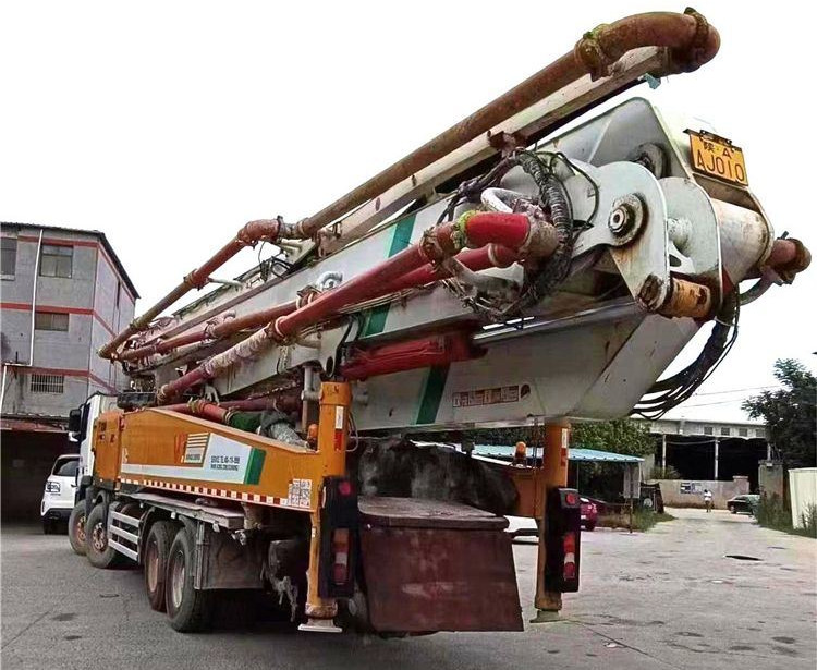 XCMG Hb62V Euro 5 2019 Year Second Hand Truck-Mounted Concrete Pump Truck - Бетон помпа: снимка 5 XCMG Hb62V Euro 5 2019 Year Second Hand Truck-Mounted Concrete Pump Truck - Бетон помпа: снимка 5