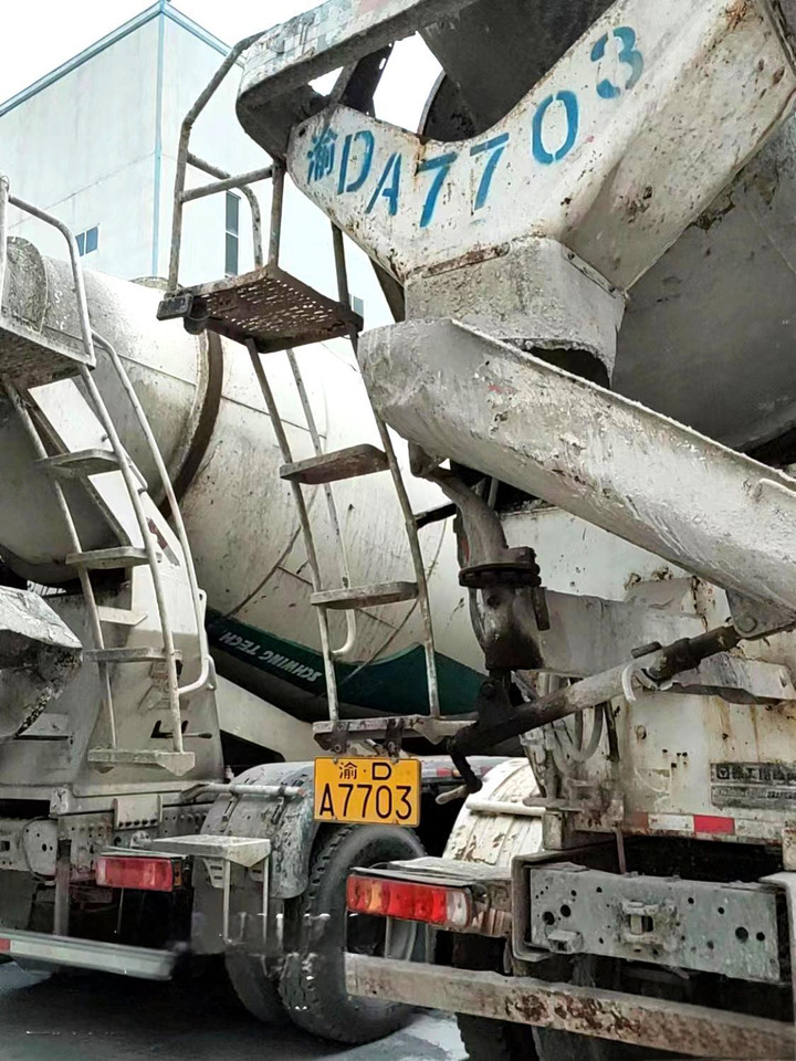 XCMG Manufacturer Used Cement Mixer Truck G4804B 12m³ Truck-mounted Concrete Mixer Truck - Бетоновоз: снимка 4 XCMG Manufacturer Used Cement Mixer Truck G4804B 12m³ Truck-mounted Concrete Mixer Truck - Бетоновоз: снимка 4