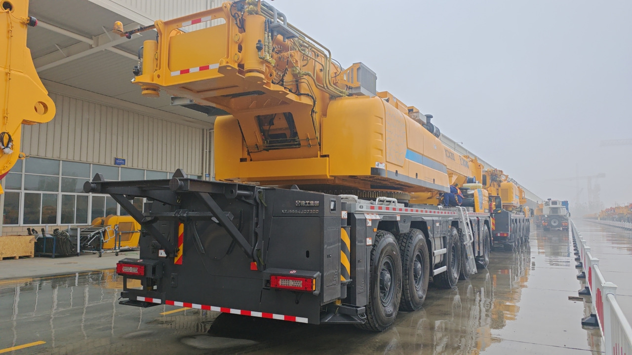 XCMG Official 2024 Year Pick Up Truck Crane 300t XCA300L8_1 Mobile All Terrain Crane Price - Кран за всякакви терени: снимка 5 XCMG Official 2024 Year Pick Up Truck Crane 300t XCA300L8_1 Mobile All Terrain Crane Price - Кран за всякакви терени: снимка 5