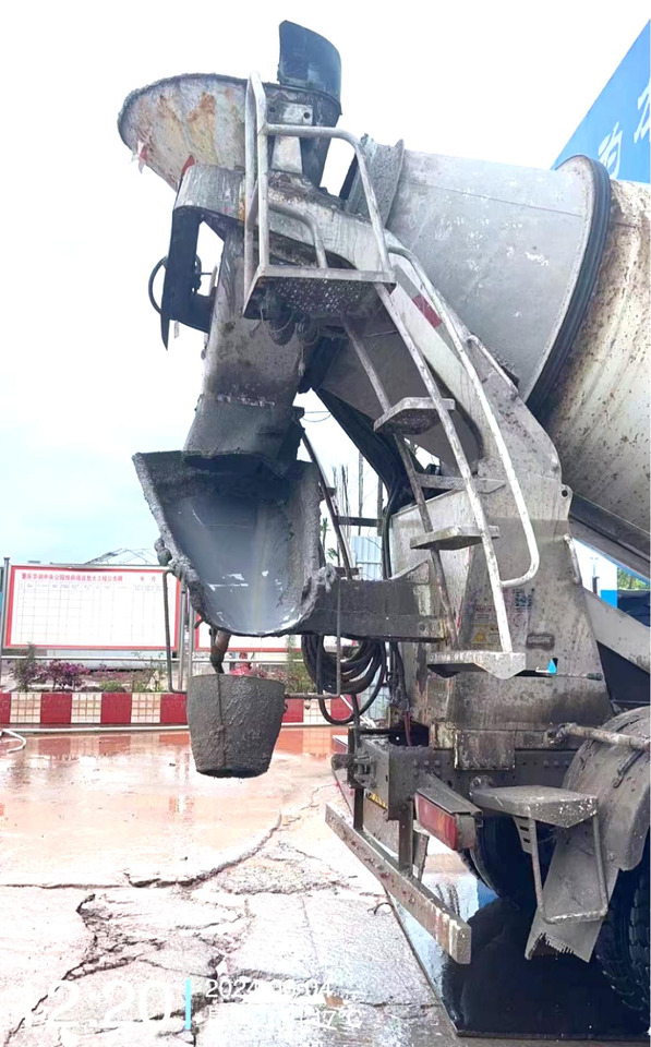 XCMG Official Concrete Machinery Mixer 12m³ G4804B Used Concrete Mixer Truck - Бетоновоз: снимка 5 XCMG Official Concrete Machinery Mixer 12m³ G4804B Used Concrete Mixer Truck - Бетоновоз: снимка 5