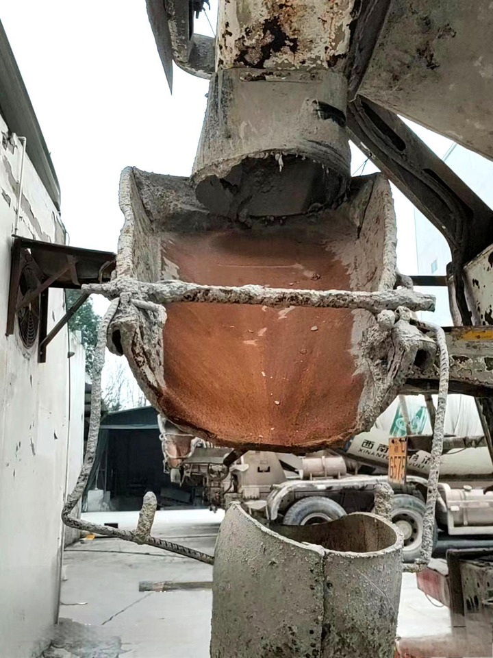 XCMG Official G4804B Used Cement Concrete Mixer 12m³ Concrete Mixer Truck HOWO - Бетоновоз: снимка 5 XCMG Official G4804B Used Cement Concrete Mixer 12m³ Concrete Mixer Truck HOWO - Бетоновоз: снимка 5