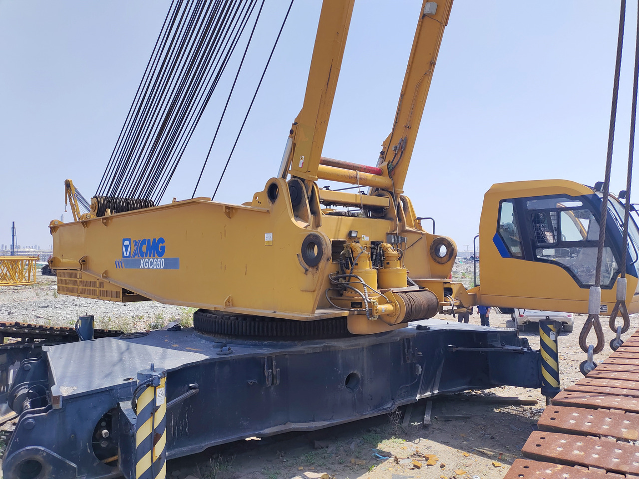 XCMG Official Hydraulic Lifting Crawler Crane XGC650 650 Used Mobile Crane Price For Sale - Верижен кран: снимка 4 XCMG Official Hydraulic Lifting Crawler Crane XGC650 650 Used Mobile Crane Price For Sale - Верижен кран: снимка 4