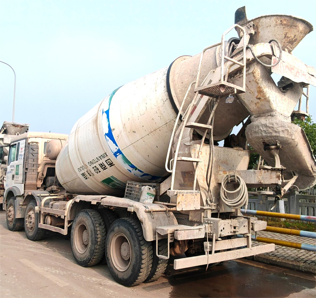 XCMG Official Second Hand G4804B Truck Mounted Concrete Mixer Truck 12m³ Cement Mixer Sale - Бетоновоз: снимка 4 XCMG Official Second Hand G4804B Truck Mounted Concrete Mixer Truck 12m³ Cement Mixer Sale - Бетоновоз: снимка 4